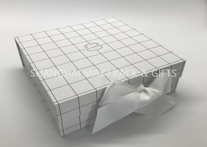 Grille blanche de boîte-cadeau de carton gris de la fantaisie 7× 7 imprimant la disposition de surface de stratification de Matt